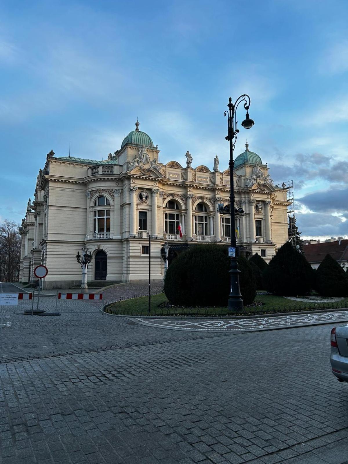 Florianska Gate Luxury Apartments Краков Экстерьер фото